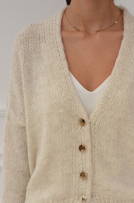 Sweter oversize na guziki dekolt V jasn beż Tivoli