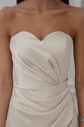 Sukienka maxi satyna z marszczeniem beż Filion