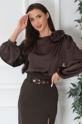 Bluzka satynowa z różą czekolada Wiky