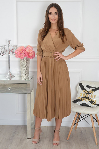 Sukienka midi pliso z paskiem kamel Pavetta New