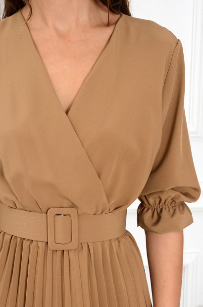 Sukienka midi pliso z paskiem kamel Pavetta New