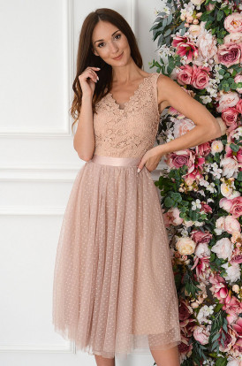 Sukienka midi z koronki i tiulu brudny róż Elema